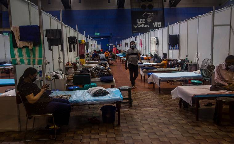 СМИ узнали о госпитализации 300 человек в Индии из-за неизвестной болезни :: Общество :: РБК