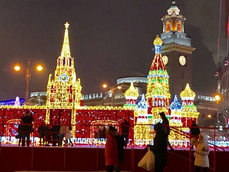 Площадь Киевского вокзала в Новый год (Россия, Москва) - автор фото Irina Savrina