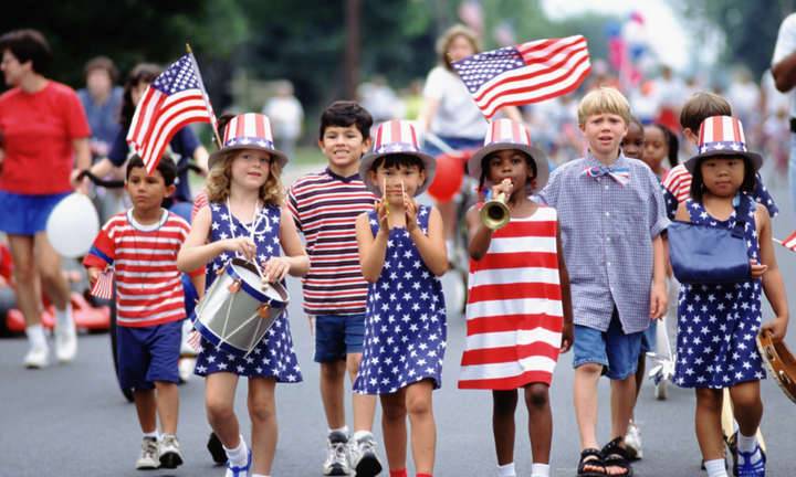 День независимости американцы отмечают ежегодно 4 июля