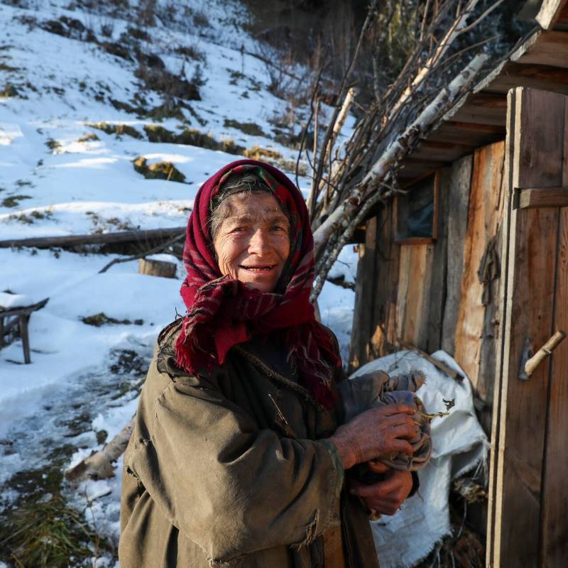 Сколько лет агафье лыковой. Агафья Карповна Лыкова. Таежная отшельница Агафья Лыкова. Отшельница Агафья Лыкова. Старовер Агафья Лыкова.