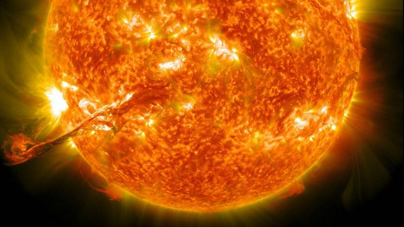 Солнечная плазма нарастает: метеопатов ждет сильнейший шторм в истории